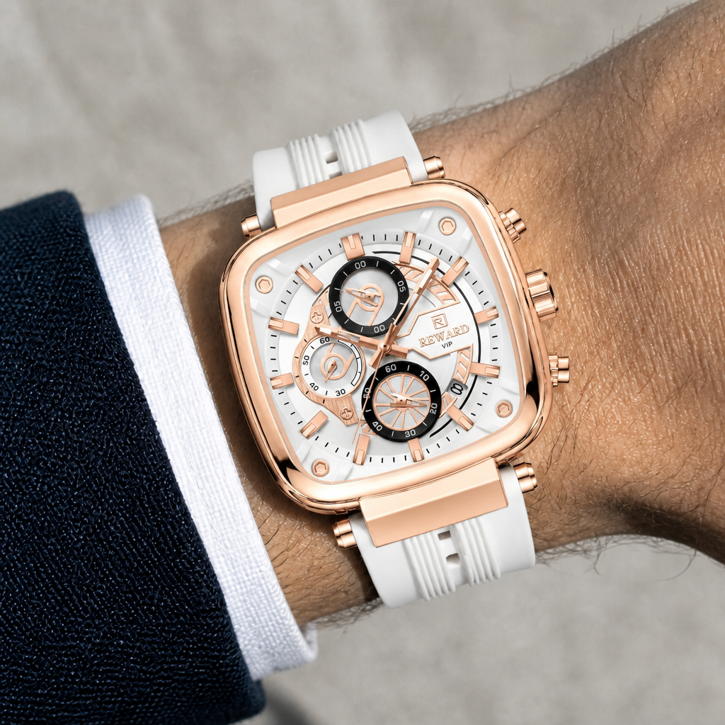 Montre homme or rose à bracelet silicone blanc portée au poignet