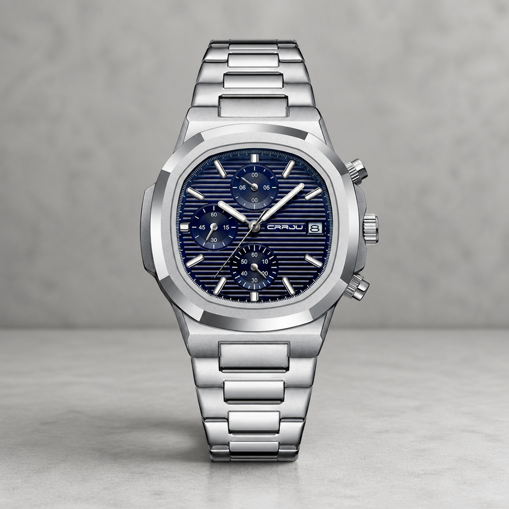 Montre homme métal chronographe à cadran bleu rayé sur béton clair
