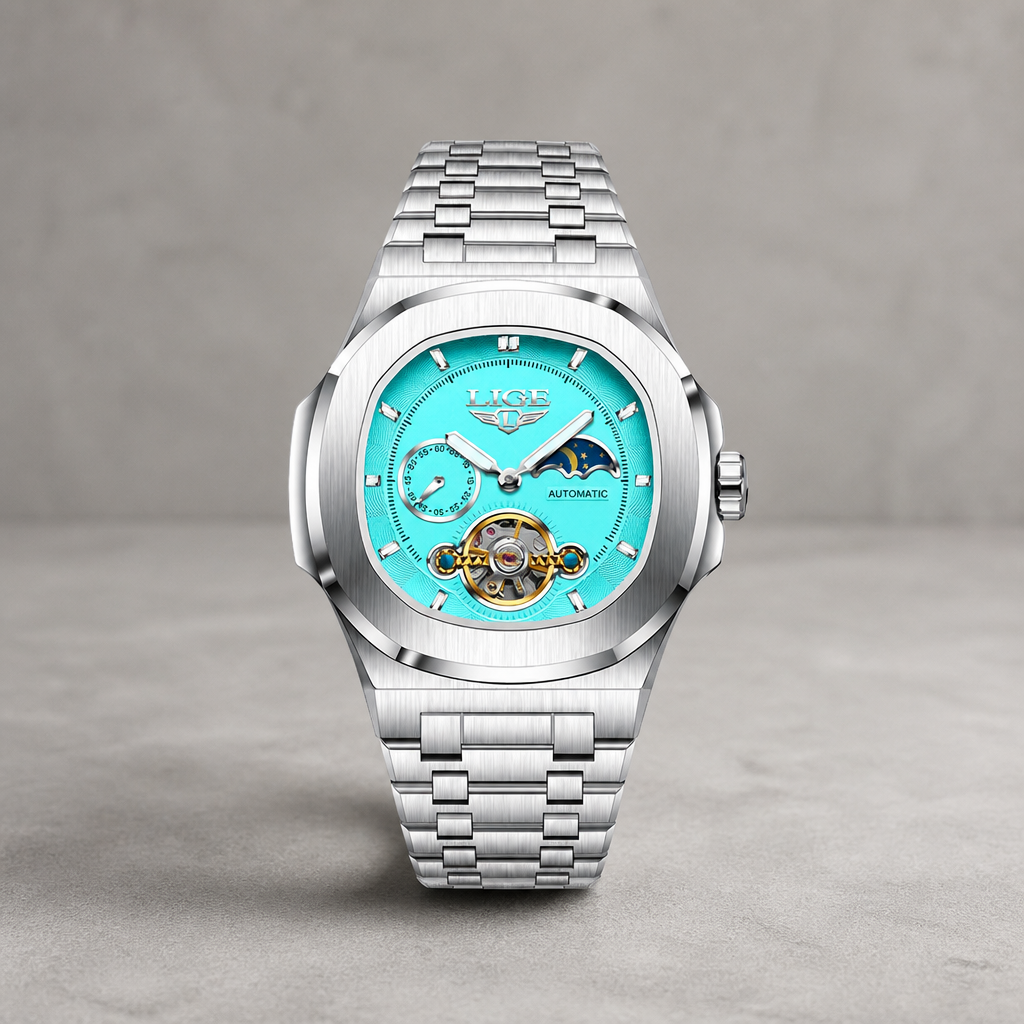 Montre phase de lune homme à cadran turquoise sur fond de béton gris clair