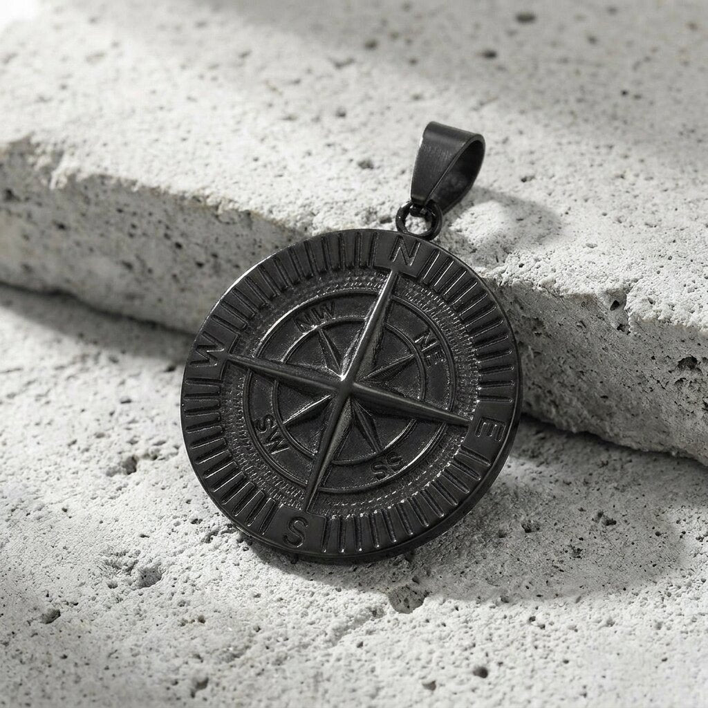 collier boussole homme noir pendentif original acier