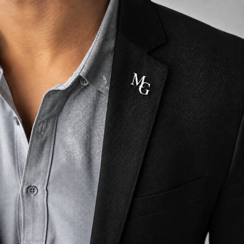 pins personnalisé homme argent porté sur revers