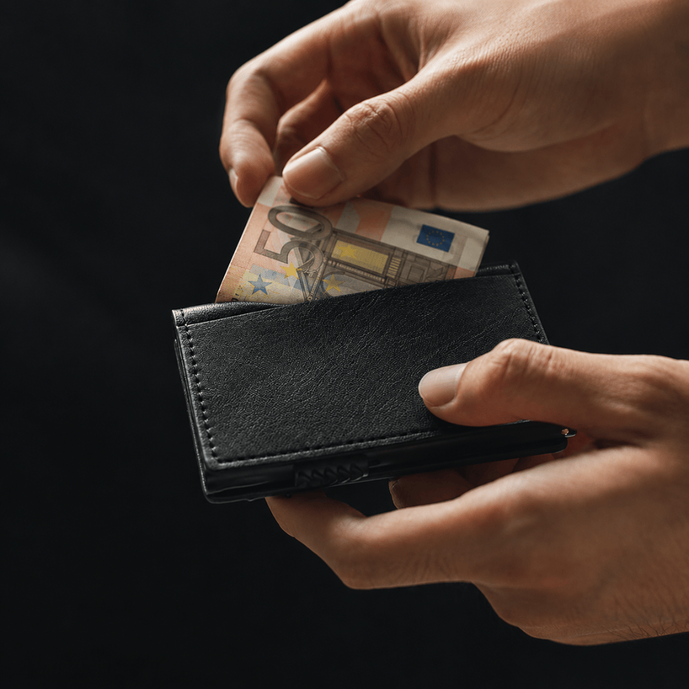 Poche à billets du porte-cartes homme aluminium noir 
