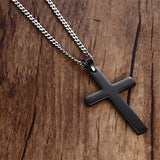 Collier et pendentif croix chrétienne noir